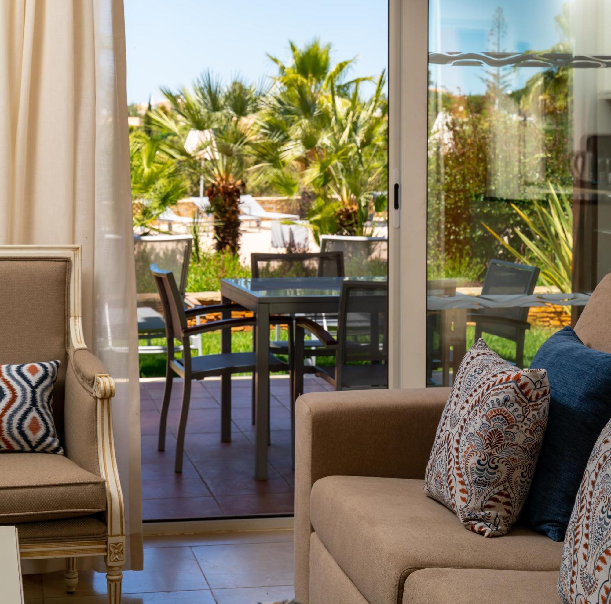 Three-Bedroom Luxury Townhouse Pool View